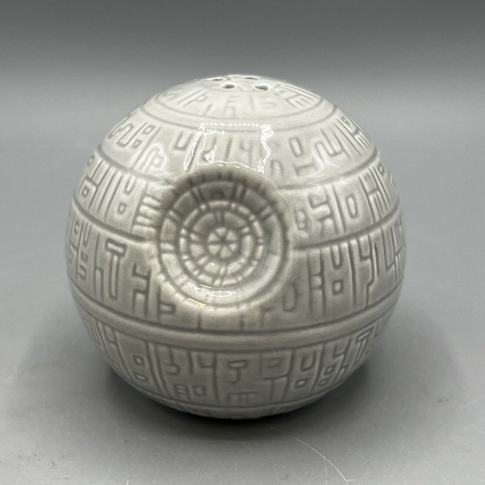 Disney Star Wars Ceramic Death Star Magnetic Salt & Pepper Shakers Lucasfilm - Picture 6 of 9